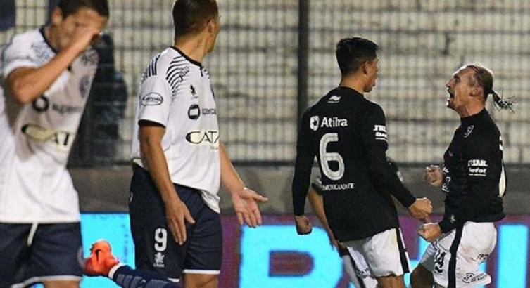 Colón le ganó a Independiente Rivadavia y avanza en la Copa Argentina (video)