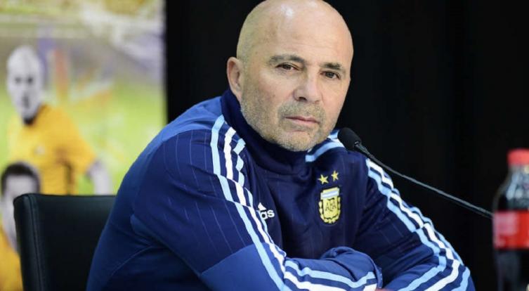 SAMPAOLI  PONDERA CONTAR CON MESSI Y SE LAMENTA POR ICARDI