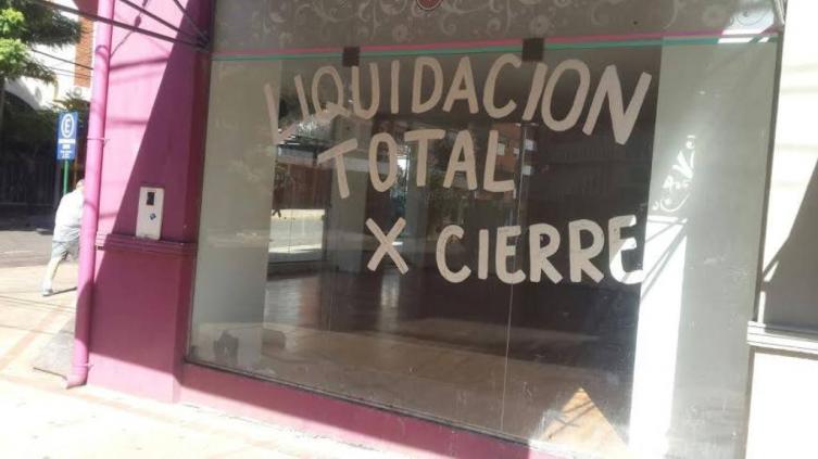 La caída de las ventas en los comercios ya suma 18 meses