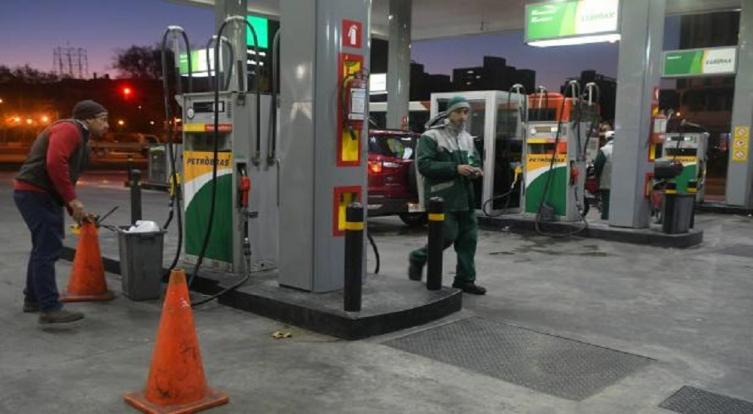 Uruguay: Ya escasea nafta y estiman que habrá falta total