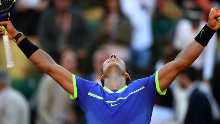 LOS QUE SABEN LE DEMUESTRAN ADMIRACIÓN AL REY DE ROLAND GARROS