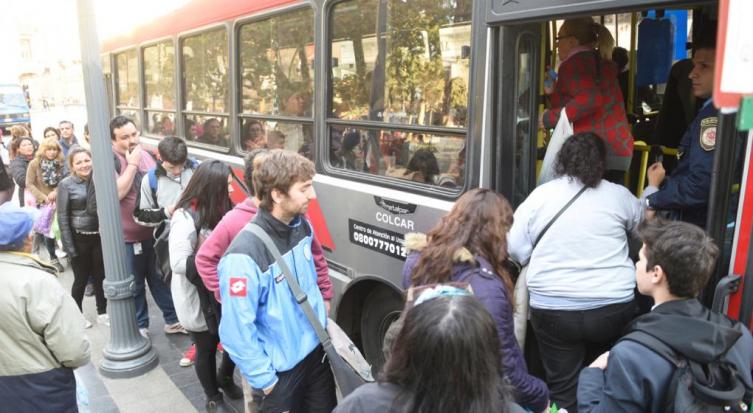 Córdoba: se cayó el acuerdo y sigue el paro de transporte