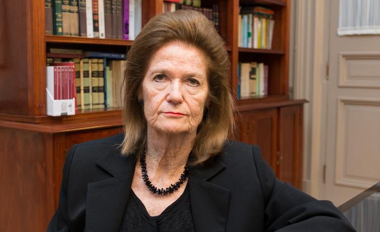 Protesta por la visita de Elena Highton