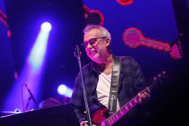 Noche de emociones en el regreso de David Lebón