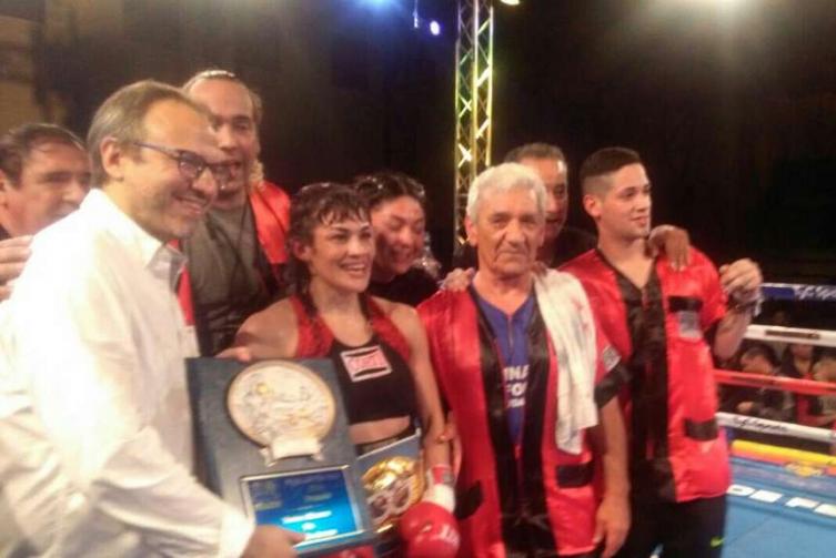 CAMPEONA DE LAS CUATRO DÉCADAS