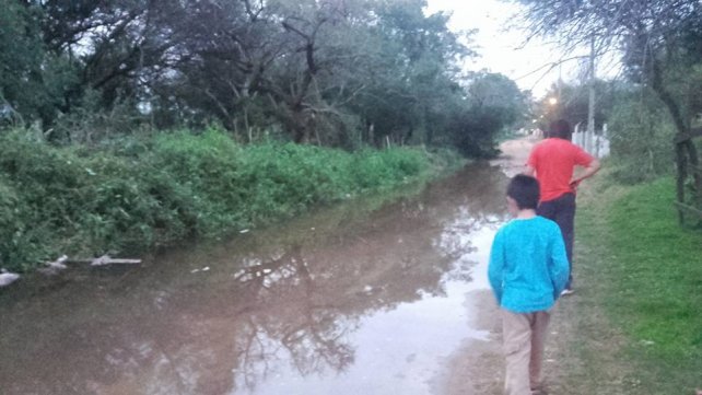 Continúa la asistencia a familias afectadas por la crecida