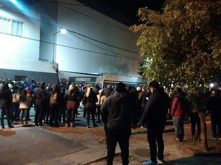 Denuncian el cierre de una planta alimenticia