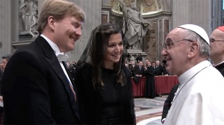 Francisco recibió a Máxima y a su esposo Guillermo Alejandro
