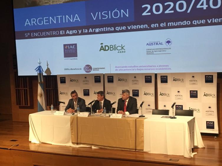 Buryale llamó a trabajar en la ley de semillas y anunció el seguro para el agro