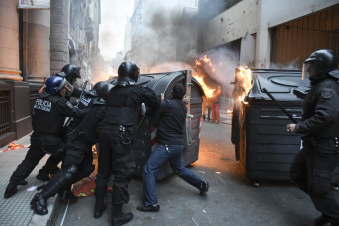 Liberaron a los detenidos tras la represión en la 9 de Julio