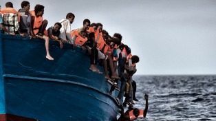 Más de 100.000 inmigrantes llegaron por mar a Europa este año