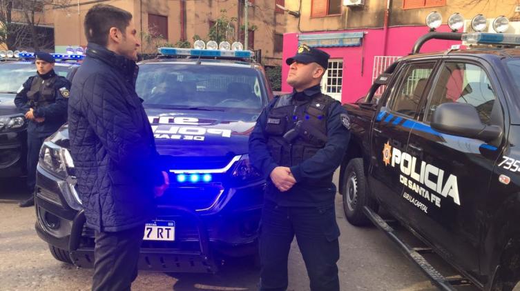 La provincia entregó 19 nuevas camionetas