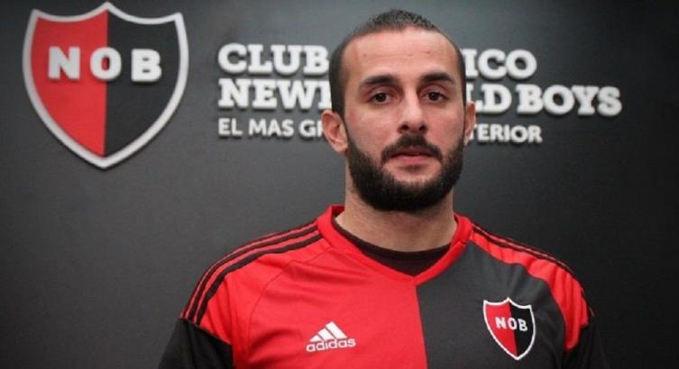 GUEVGEOZIÁN FIRMÓ Y YA ES JUGADOR DE NEWELLS