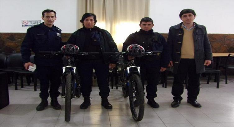 Unidad Regional Uno. Entregaron luces para la Brigada Ciclista y de Playa