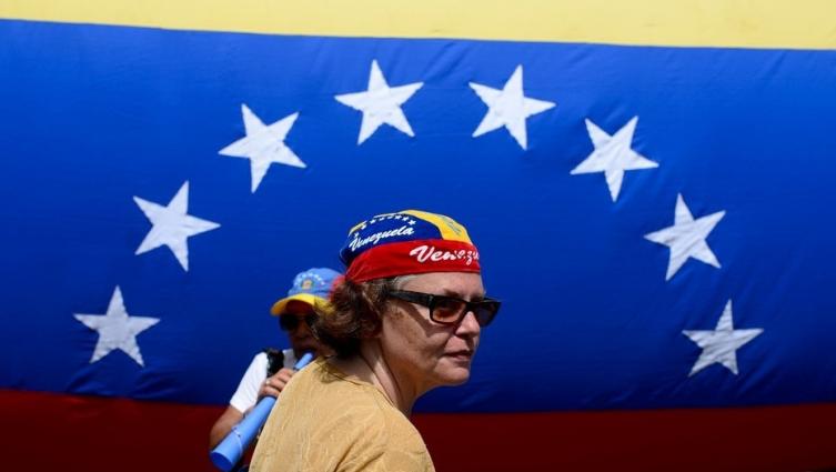 La oposición espera que 14 millones de venezolanos voten contra Maduro
