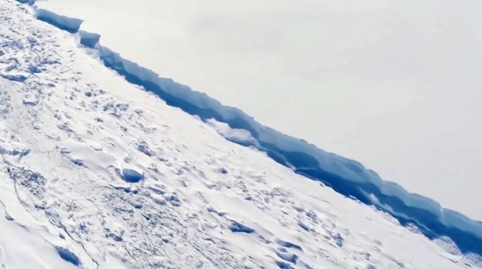Se desprendió el iceberg más grande de la historia 