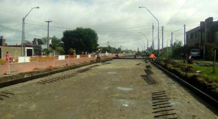 La provincia entregó 7 millones para mejorar las calles de la ciudad 