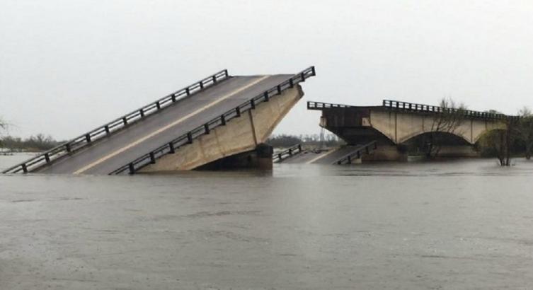 Hallan un cadáver cerca del puente roto en Corrientes