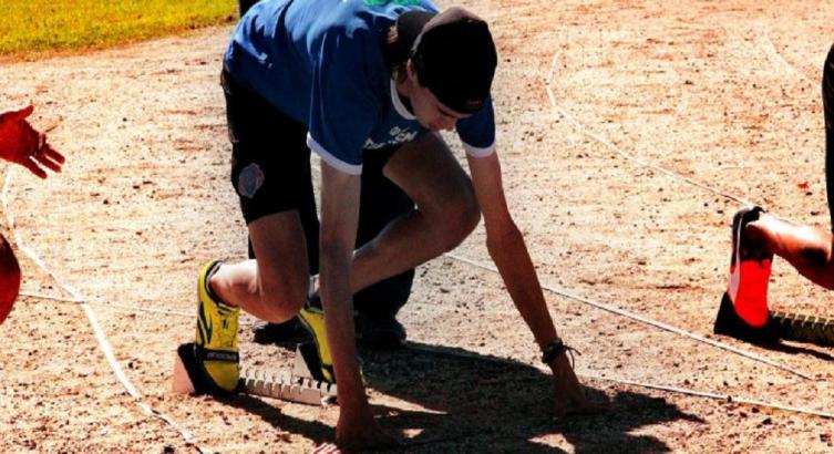 EL ARGENTINO ELIÁN LARREGINA TUVO UNA CAÍDA AL FINAL DE LA CARRERA