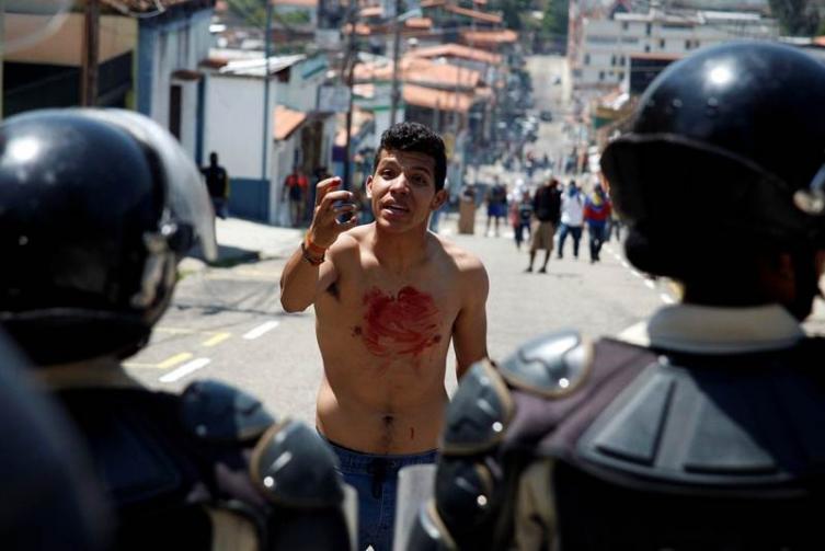 Tres asesinados durante el paro general en Venezuela
