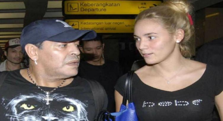 ROCIO OLIVA A DIEGO MARADONA: “GORDO CHANTA, FUISTE CORNUDO”