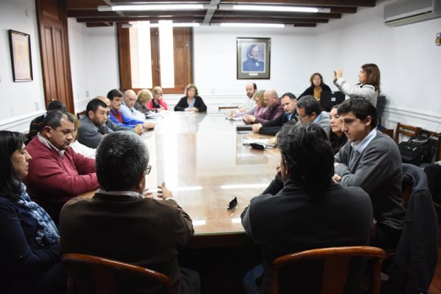 Diputados se reunieron con los gremios docentes