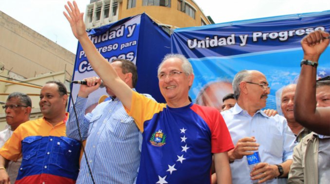 Venezuela: El alcalde opositor Antonio Ledezma fue devuelto al arresto domiciliario