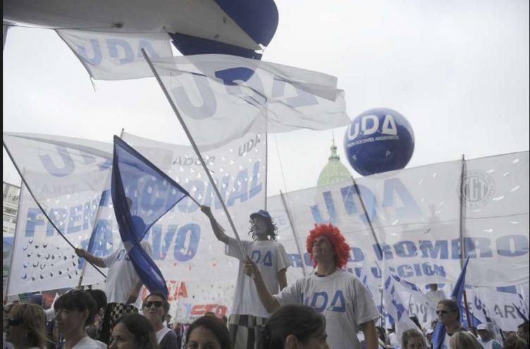 Debatirán un proyecto de ley provincial de educación 
