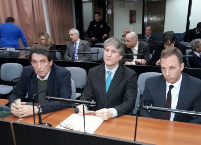 Boudou fue sobreseído en la causa del auto con papeles 