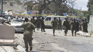 Al menos 5 muertos en un ataque con coche bomba en Mogadiscio