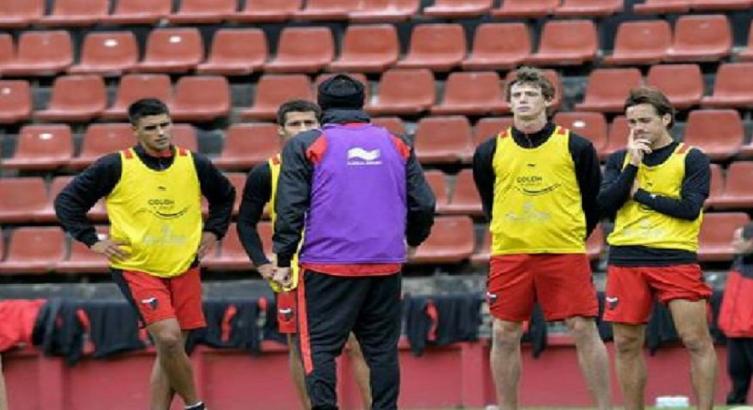 COLÓN: EL PLANTEL DEL TORNEO 2016/17 Y EL QUE ARRANCARÍA LA SUPERLIGA