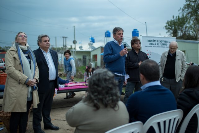 “Esto es una realidad, los calefones solares ya están arriba de los techos”