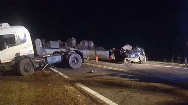 Pergamino: cuatro muertos por el choque de un auto y dos camiones   