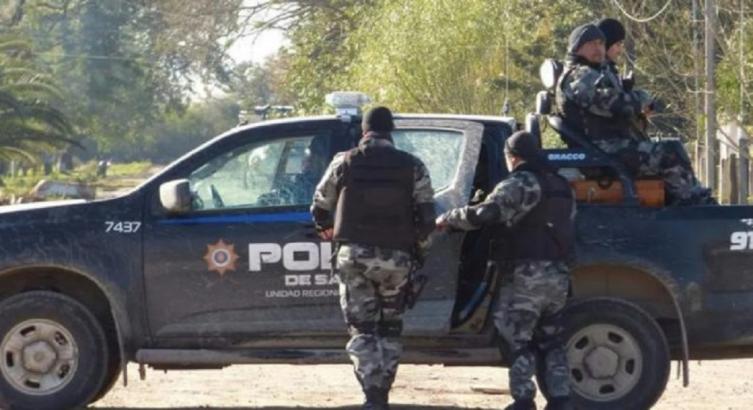 Rosalía Jara: allanaron las propiedades de dos policías