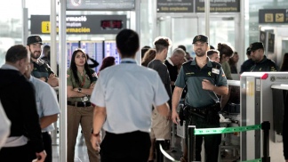 Por una huelga, la Guardia Civil toma el control del aeropuerto de Barcelona
