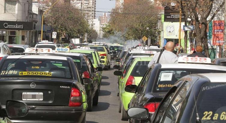 Taxistas y remiseros pedirán por más seguridad frente al ministerio