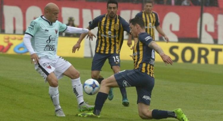 Colón rescató un empate ante Central, los goles llegaron en el final del partido