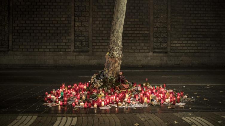 Atentados en Barcelona: murió una mujer alemana y suben a 16 las víctimas