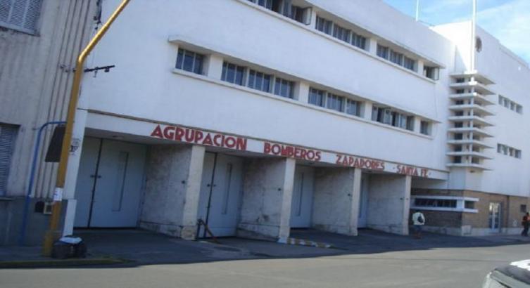 Rescatan a dos ancianos de un incendio en Bº María Selva