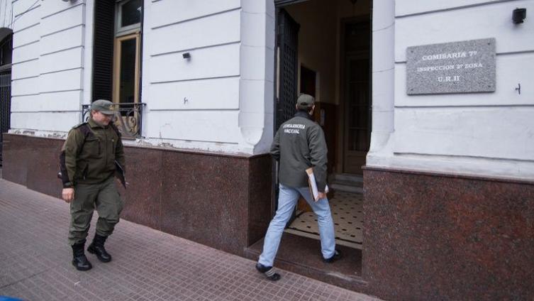 El jefe de Asuntos Internos y 31 policías fueron detenidos 