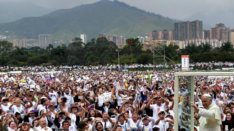 Francisco celebró una misa multitudinaria en Medellín