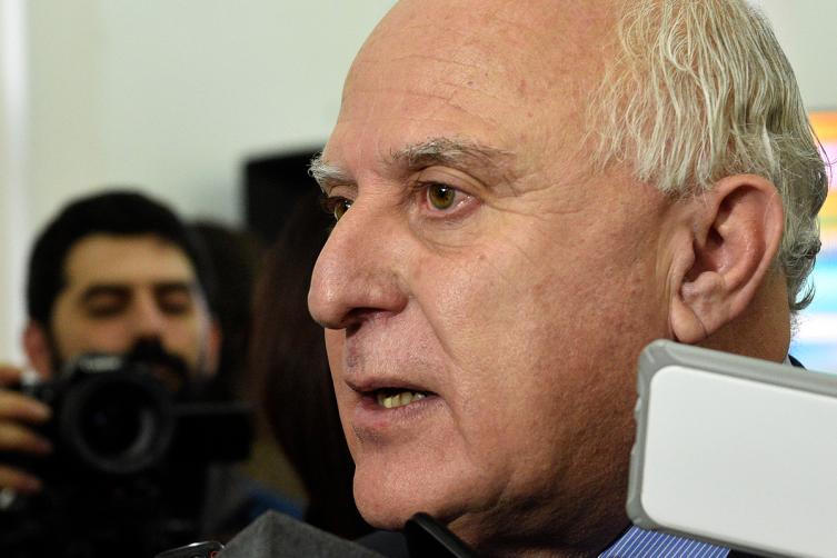 Lifschitz: 