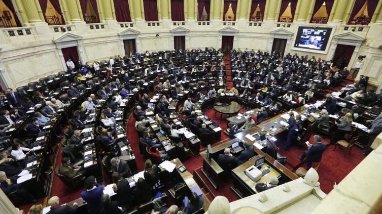 Media sanción en Diputados para restablecer los feriados puente