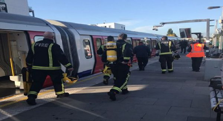Alerta en Londres por una explosión en el metro que dejó a varios pasajeros heridos