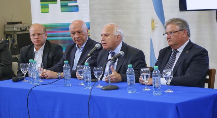 Lifschitz presentó obras de electrificación rural por más de $ 140 millones