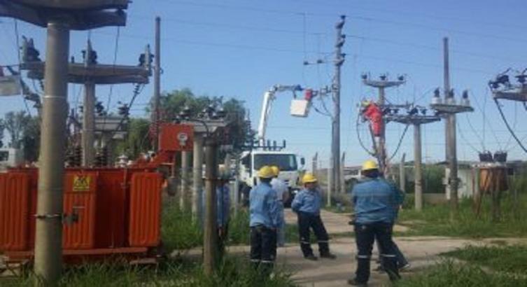 Inaugura una línea de media tensión entre Santa Fe y Recreo