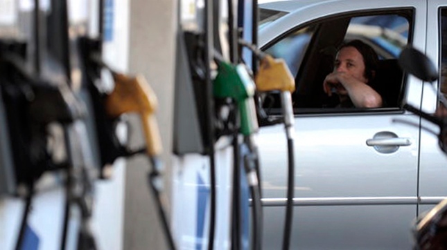 El Gobierno libera los precios de los combustibles desde octubre