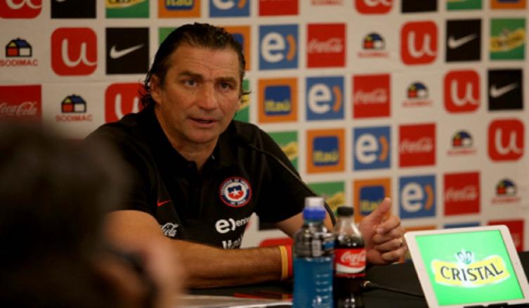 PIZZI DIO LA LISTA Y LE PEGÓ A SAMPAOLI