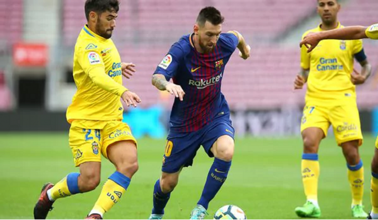 Con dos goles de Lionel Messi, Barcelona venció a Las Palmas en un ambiente de suma tensión
