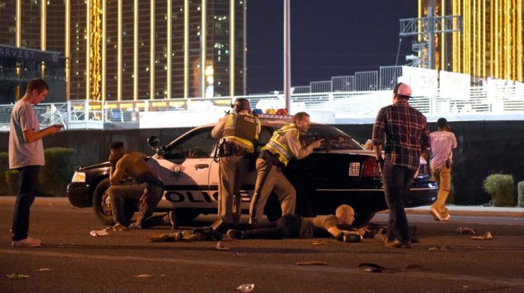 Más de 50 muertos y 100 heridos en un tiroteo durante un concierto en Las Vegas